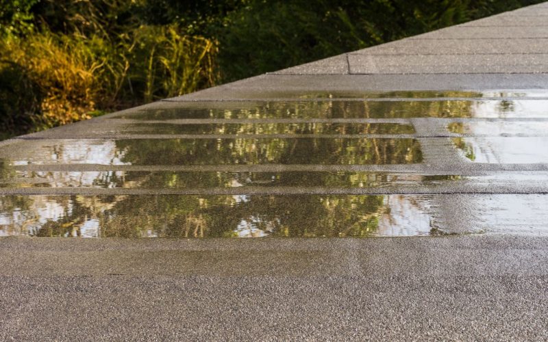 Recherche de fuite et d'infiltration d'eau sur toiture plate à cause d'un souci d'étanchéiité sur toiture